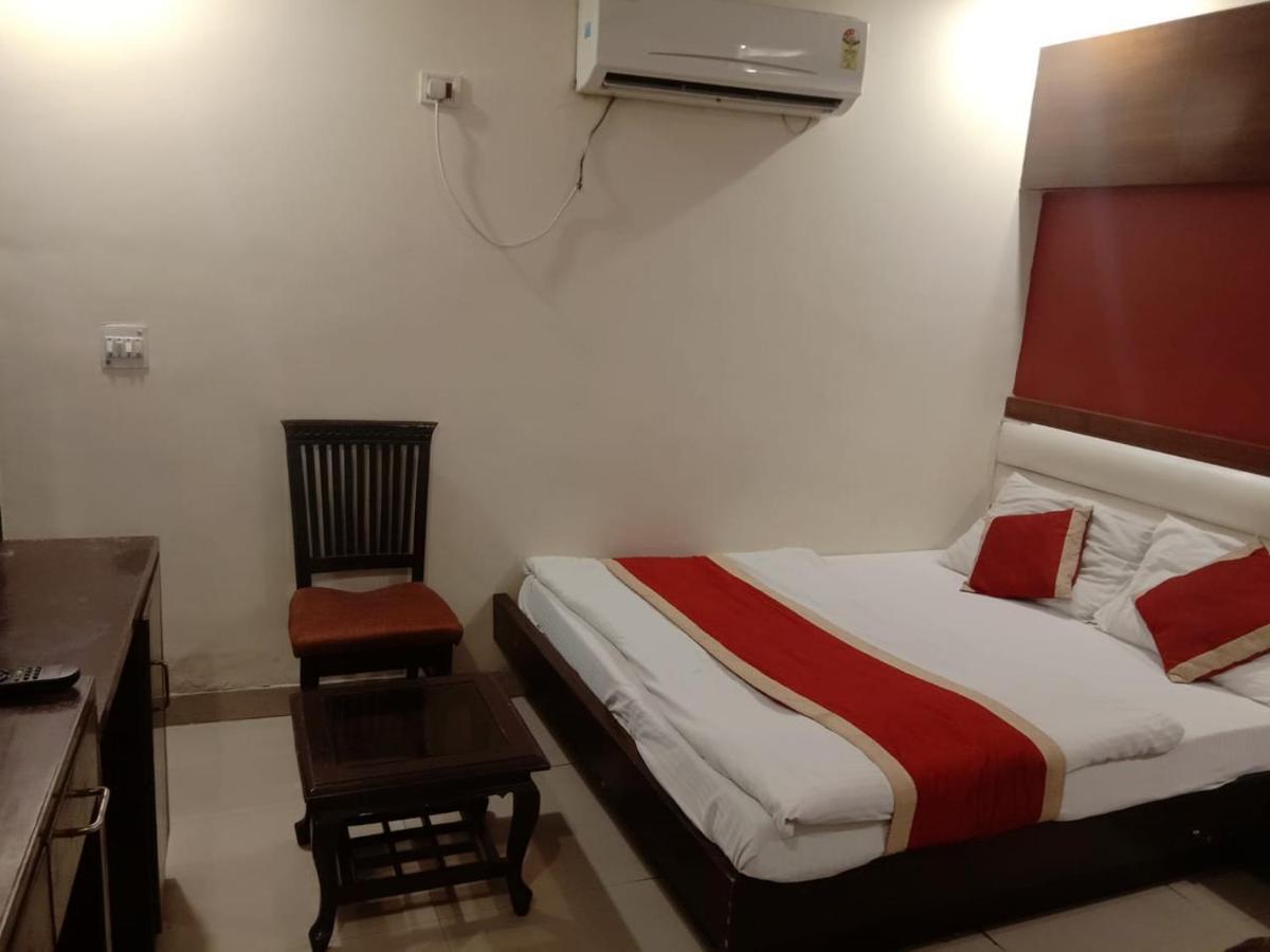 Hotel Star Palace Nuova Delhi Esterno foto